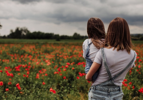 Francesco Ranoldi Fotografo - mamma e figlia papaveri thiene